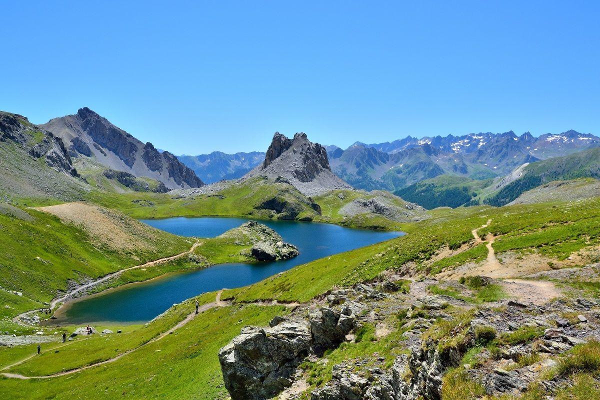 Les lacs de Roburent et leurs paysages de haute montagne dans la Vallée de l’Ubaye